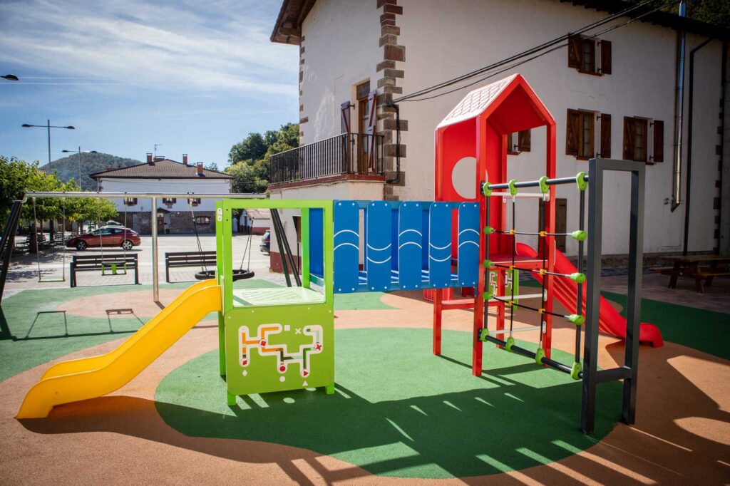 Structure de jeux multifonction pour enfants 1 à 12 ans – Gamme Colours