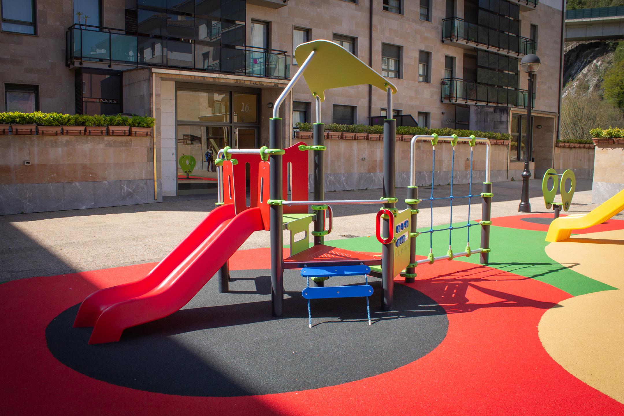 Structure de jeux multifonction pour enfants 1 à 7 ans – Gamme Tools